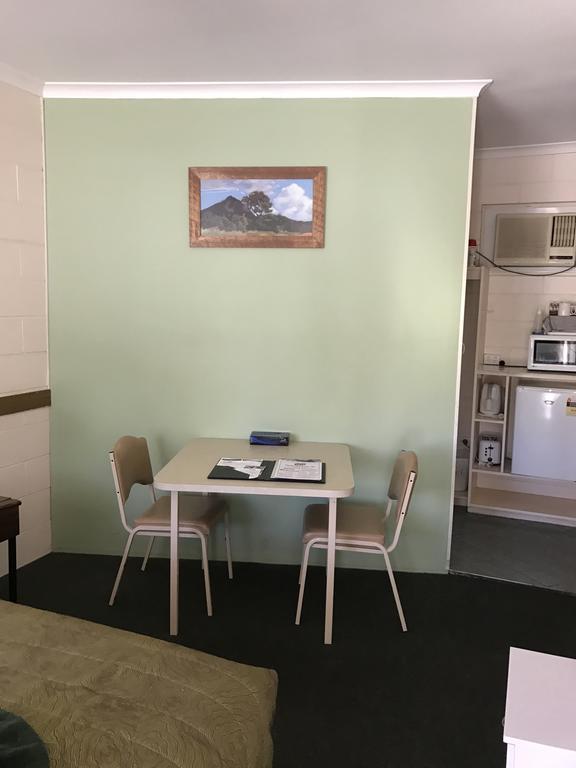 The Lodge Outback Motel Broken Hill Exterior photo